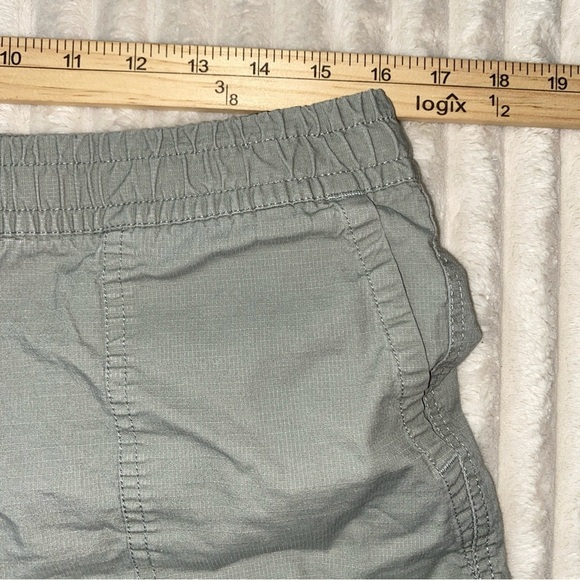 Vuori Gray Cargo Shorts Relaxed Fit - Picture 5 of 5